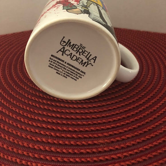 The Umbrella Academy Mug Coffee Cup SUPER RARE PRINT EUC - Picture 3 of 5